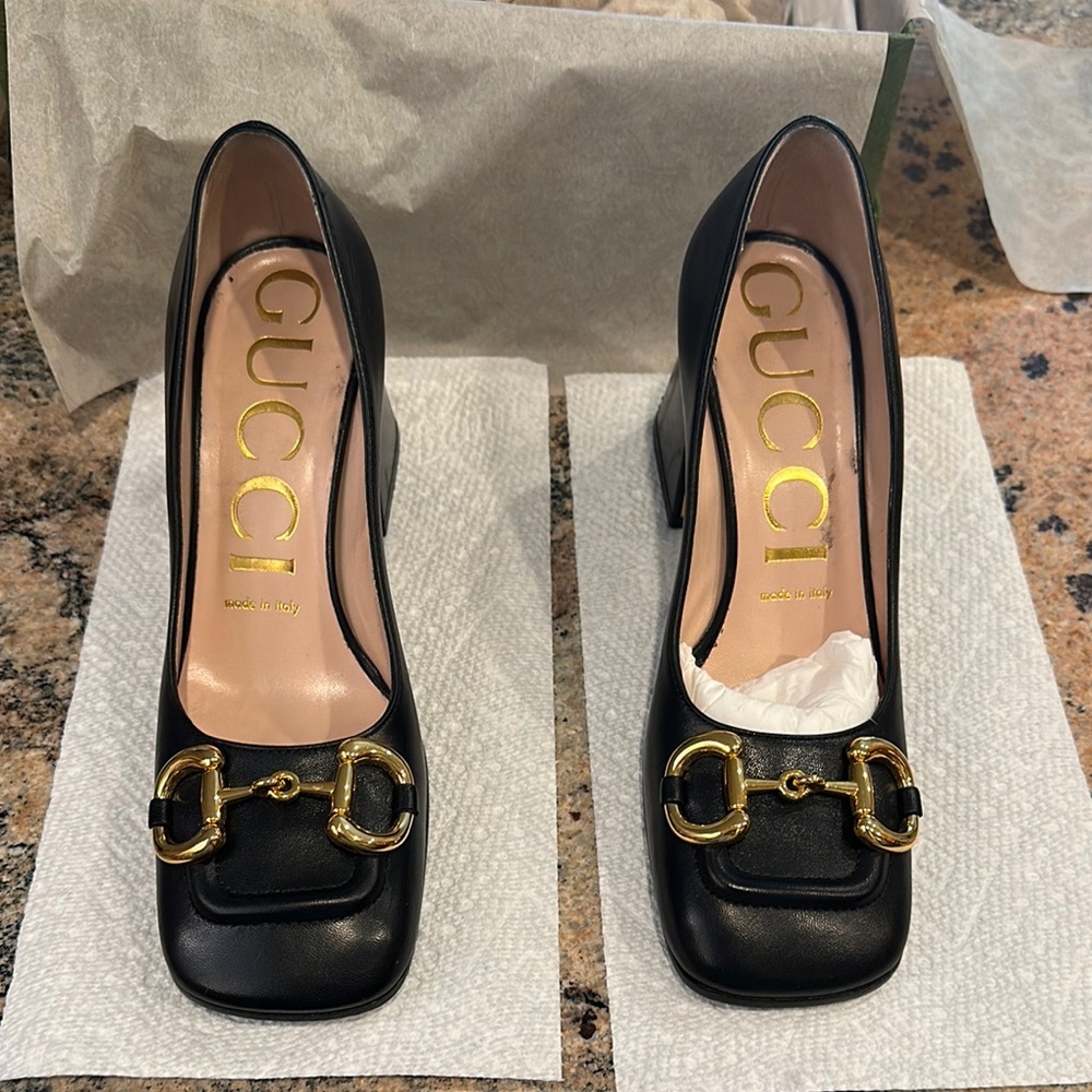 Gucci Black and Gold Heeled Pumps with Horsebit Detail